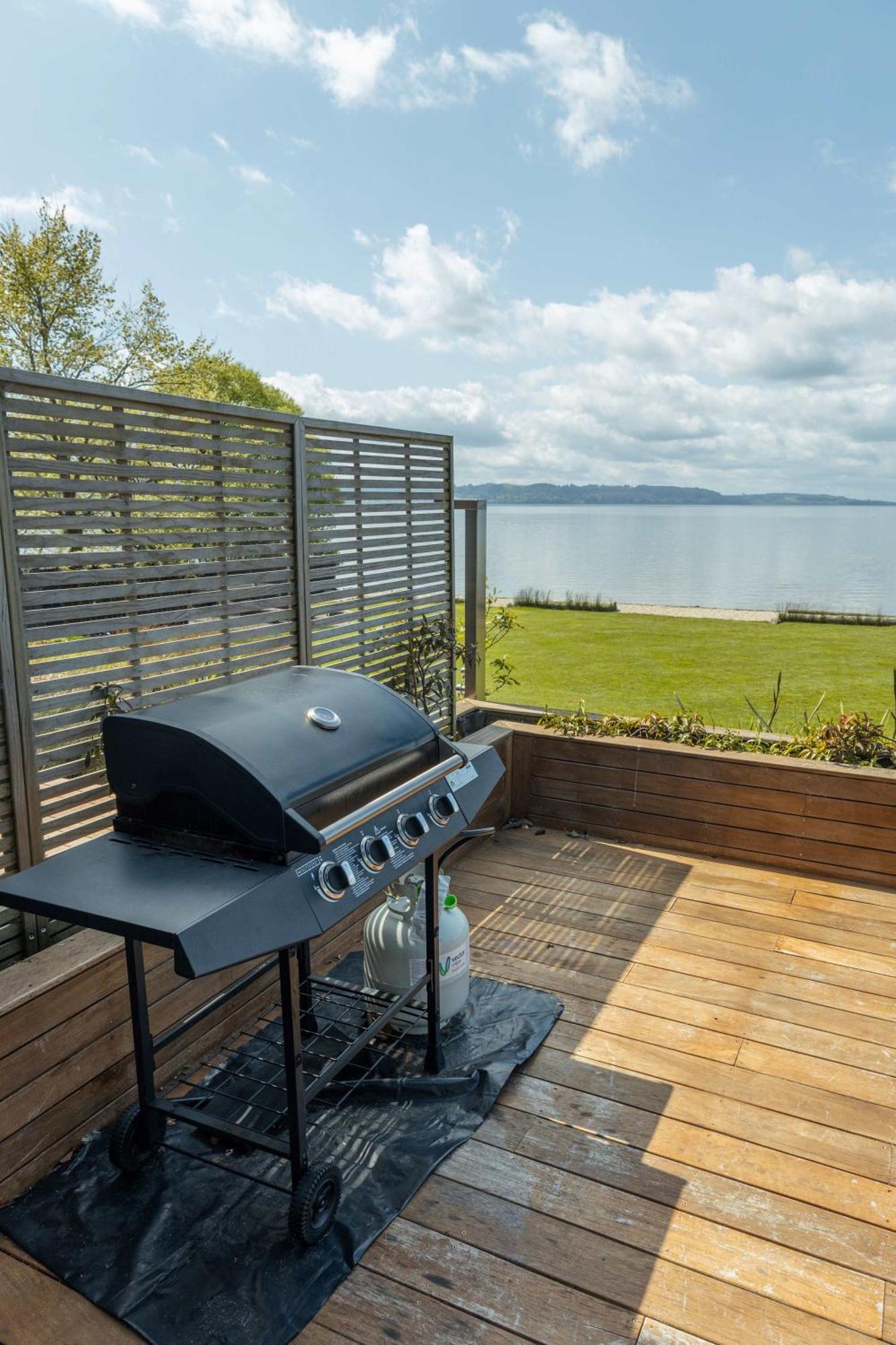 Jandals & Joy Lakefront Retreat Rotorua Exterior foto
